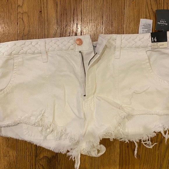 NWT White High Rise Abercrombie Shorts - Picture 2 of 4